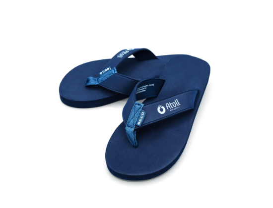 1 paar Flip Flops dunkelblau mit Atoll Achensee Logo