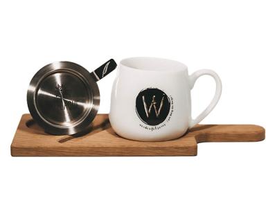 Werdenfelserei Porcelain Teacup with Tea Strainer