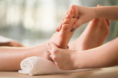 Foot reflex zone massage